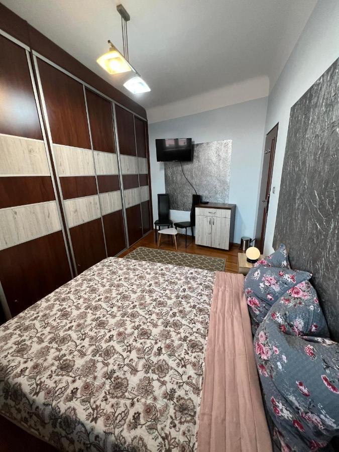 Jednosci Hostel 지엘로나구라 외부 사진