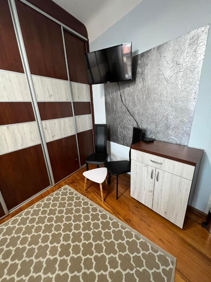 Jednosci Hostel 지엘로나구라 외부 사진