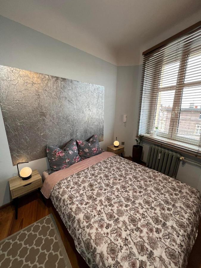 Jednosci Hostel 지엘로나구라 외부 사진